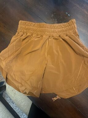 lululemon athletica Women’s Athletic Shorts in Caramel Brown Small